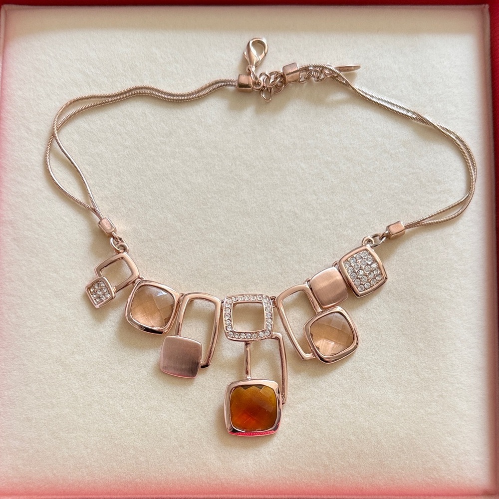 Elegant Rose Gold Geometric Necklace